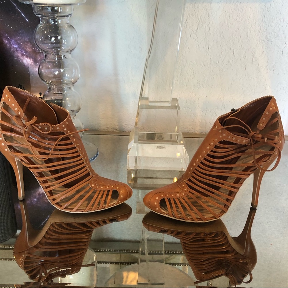 Alexander MQUEEN sexy shoe booties